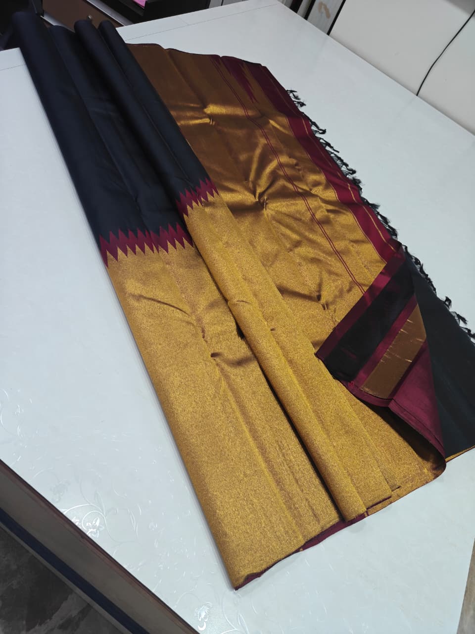 Handloom South Cotton Saree with Traditional Temple Border